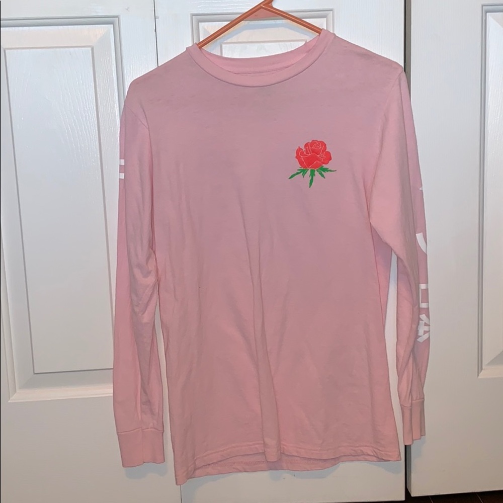 Small pink shirt with roses